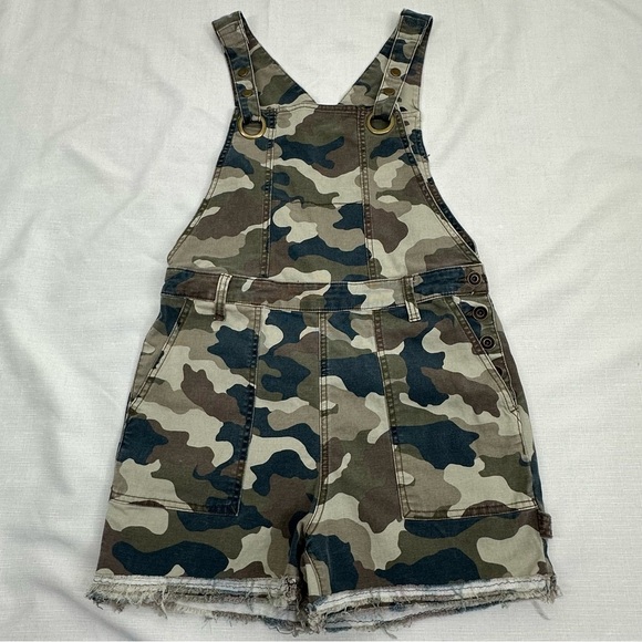 Anthropologie Size 6 Olive Camo Camouflage Overall Shorts Shortalls - Picture 7 of 14
